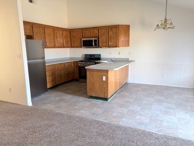 Foto del edificio - 5002 Canyon Peak Dr