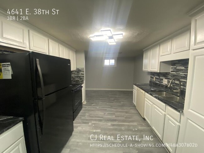 Building Photo - 4641 E 38th St