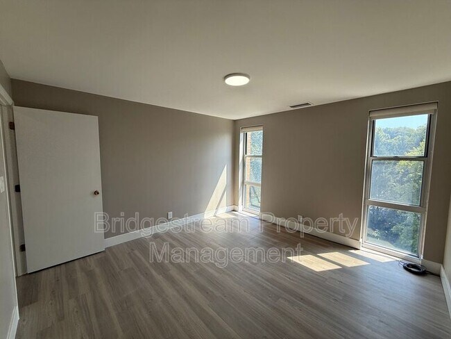 Foto del edificio - 2230 S Patterson Blvd