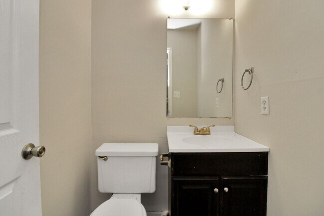 Foto del edificio - 3910-3912 Rock Quarry Rd.