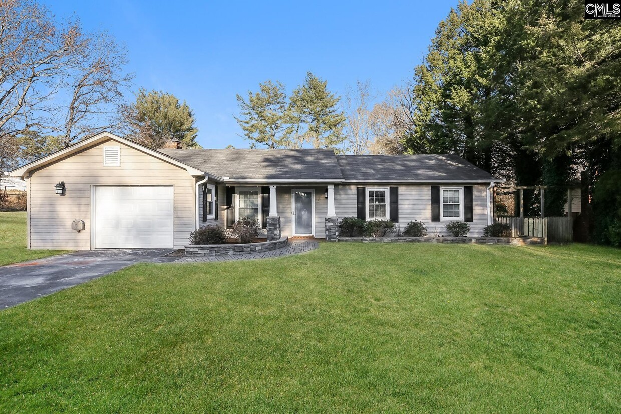 Primary Photo - 34 Charterhouse Ave