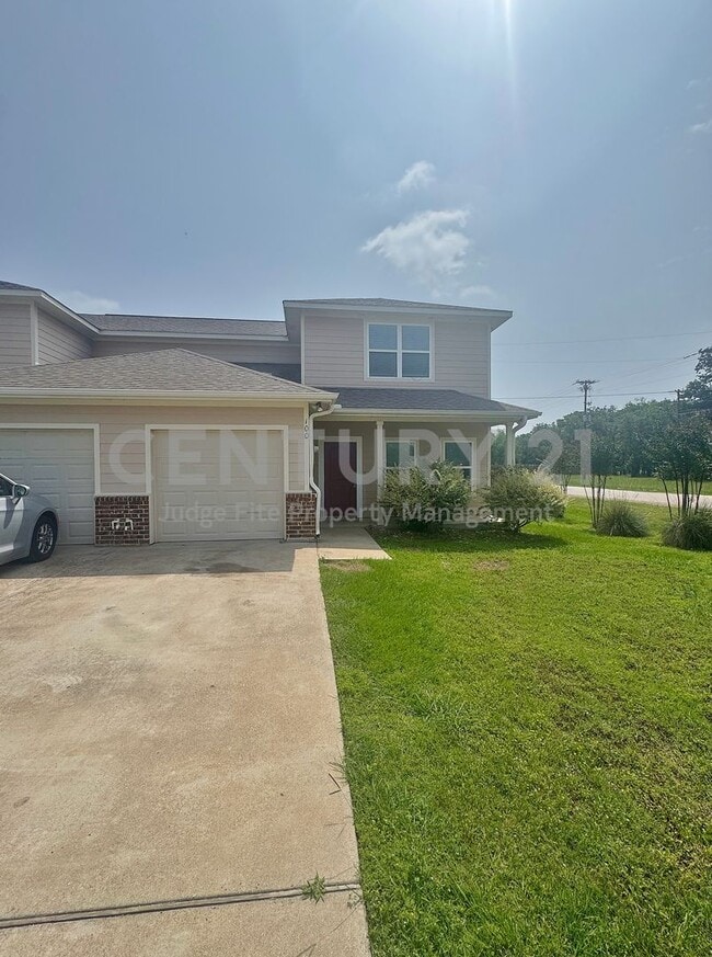 Building Photo - 100 Bridle Ct