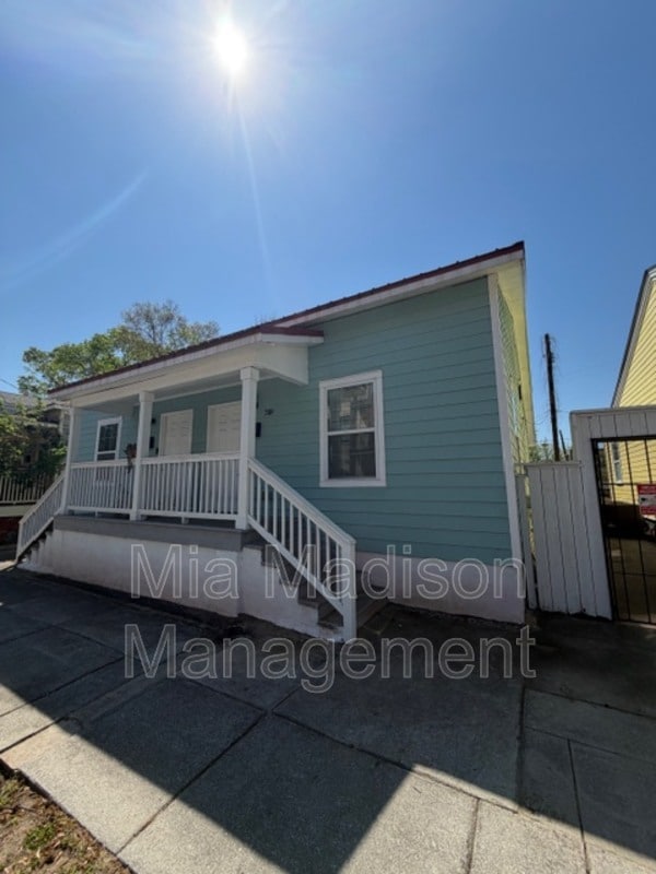 Building Photo - 319 W 31st St