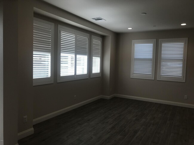Building Photo - 458 S Saticoy Ave