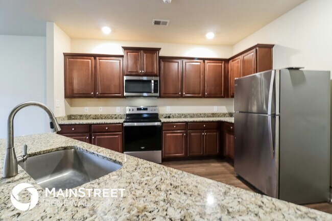 Foto del edificio - 585 Clover Cir