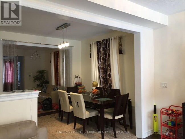 Photo du bâtiment - 71 Buchanan Cres