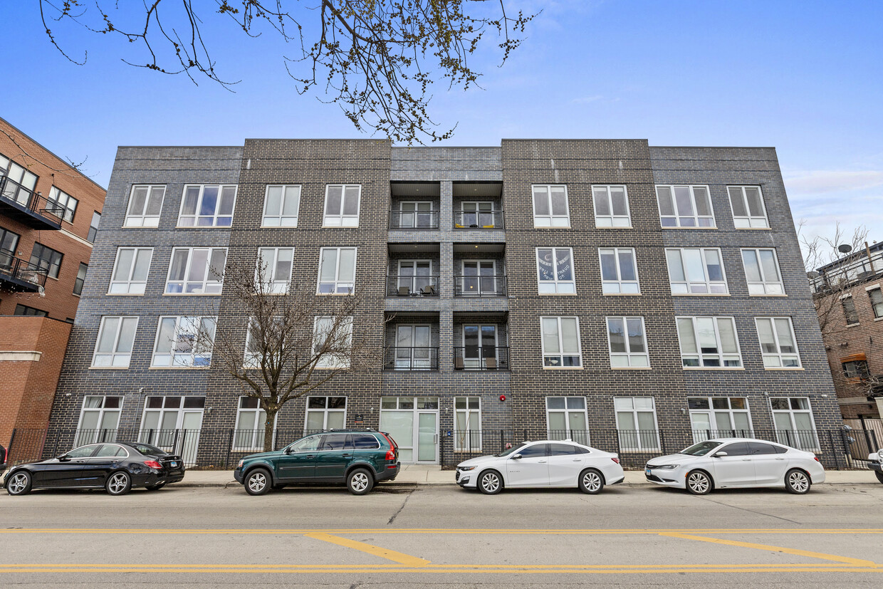 Foto principal - 2217 W Madison St