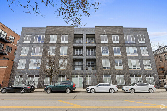 Building Photo - 2217 W Madison St