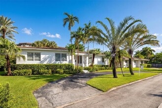 Building Photo - 9520 E Broadview Dr