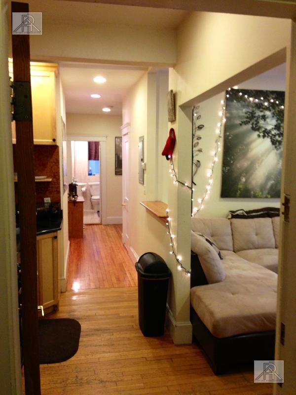 Foto del edificio - 4 bedroom in Brookline MA 02446