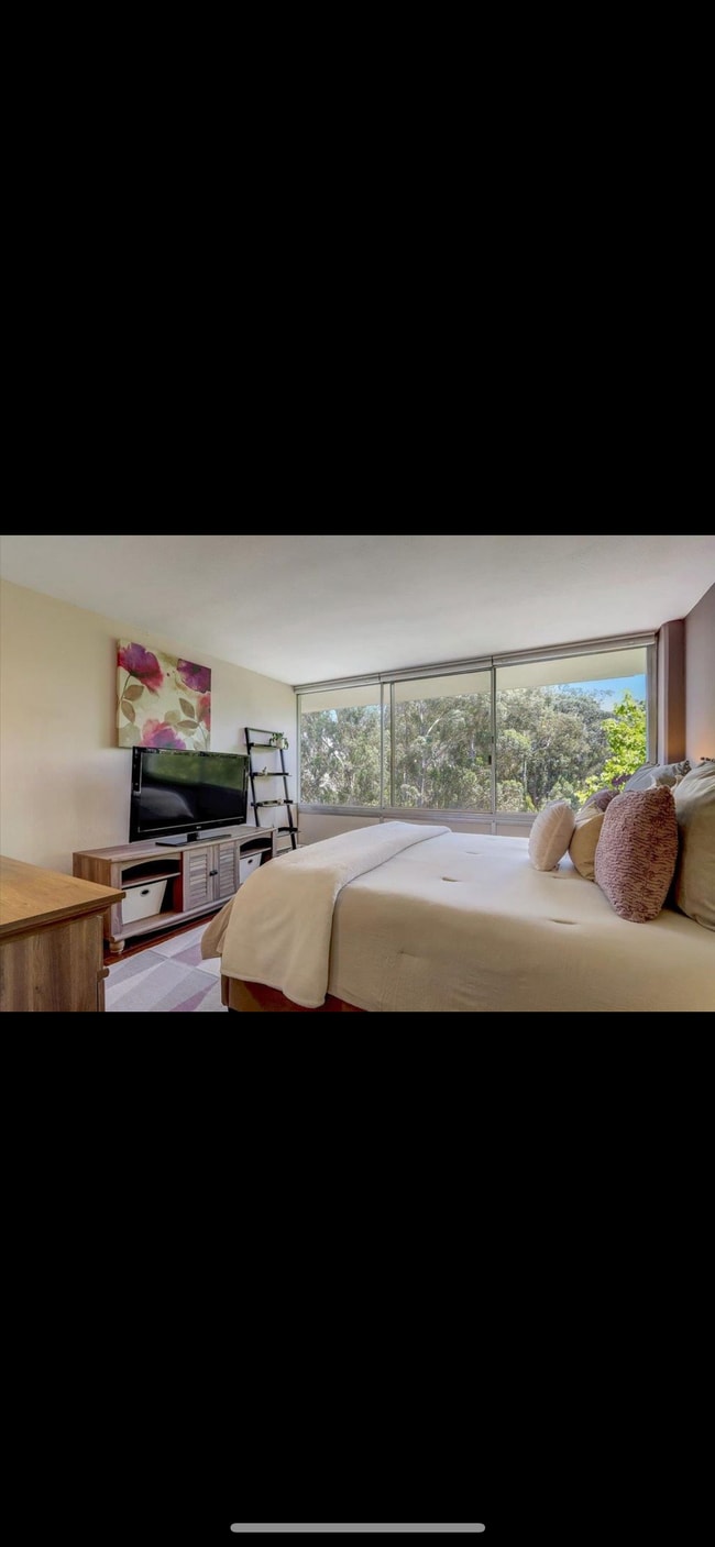 Foto del edificio - 400 Davey Glen Rd