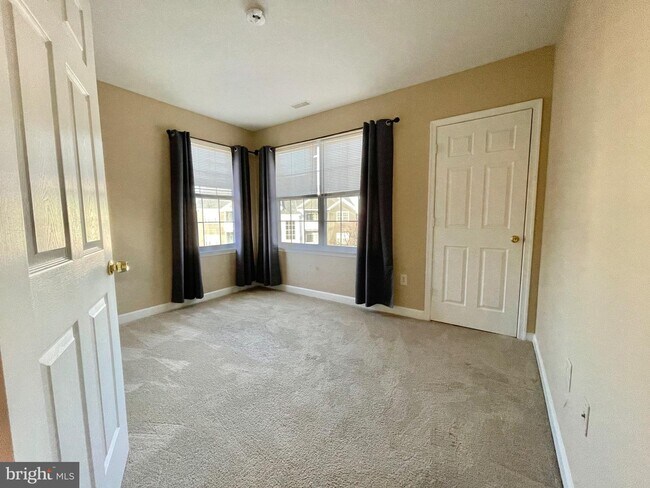 Building Photo - 319 Eagles Landing Ct
