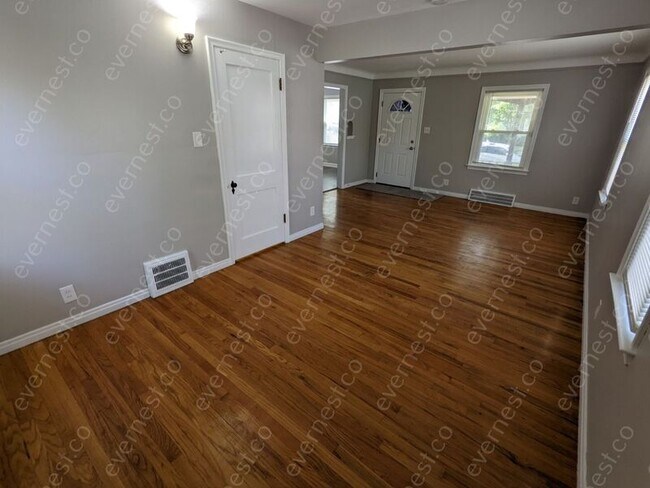 Foto del edificio - 19717 Elkhart St