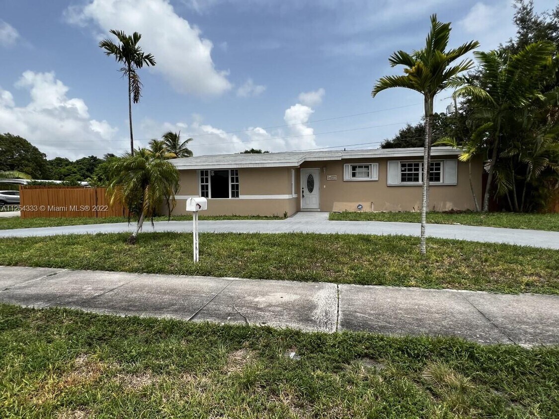 17541 NE 4th Ave, North Miami Beach, FL 33162 House for Rent in North
