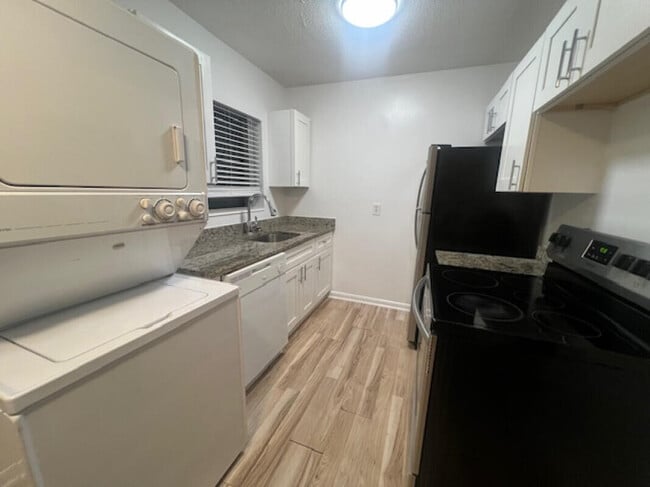 Foto del edificio - 401 S Lakeside Dr