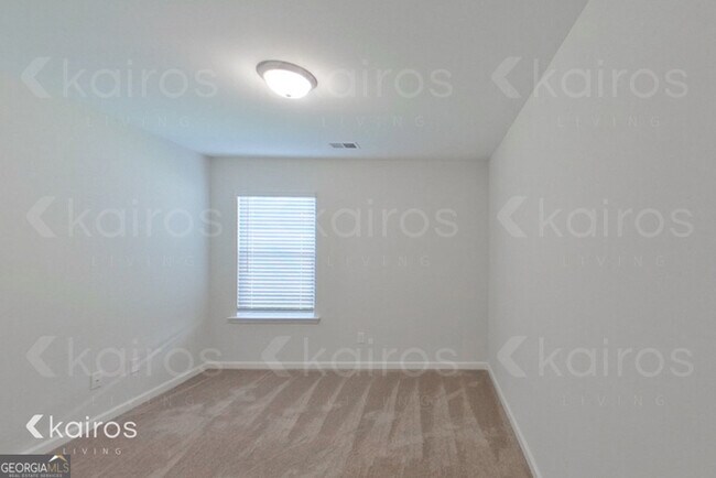 Foto del edificio - 30 Carrollton Dr