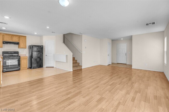 Foto del edificio - 590 Shewsbury Ave