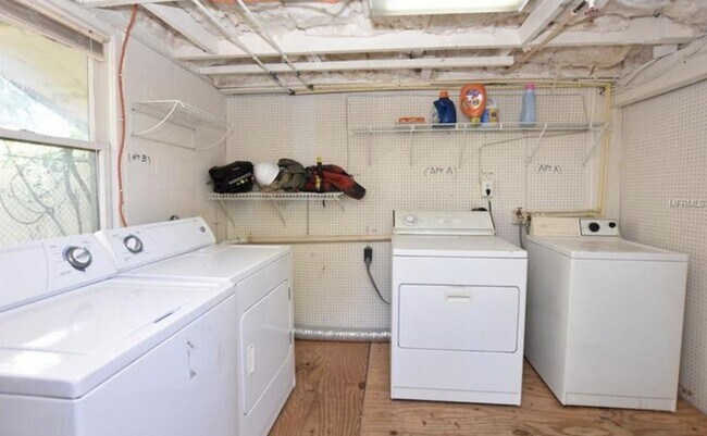 Building Photo - 927 Ave Z NW - Unit B