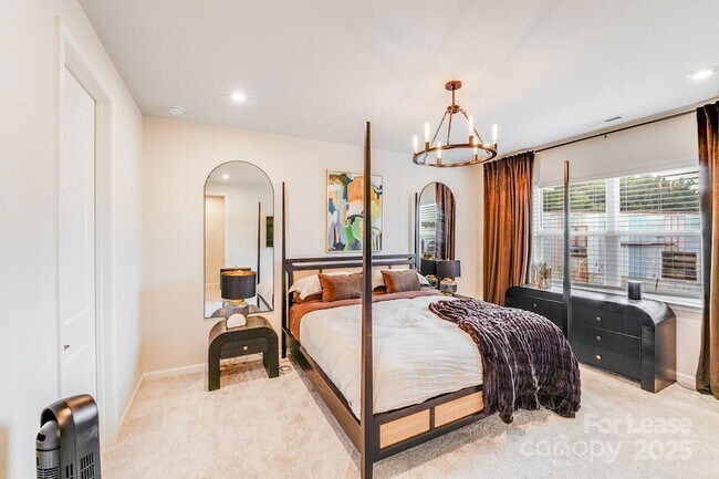 Foto del edificio - 3133 Hutton Gdns Ln