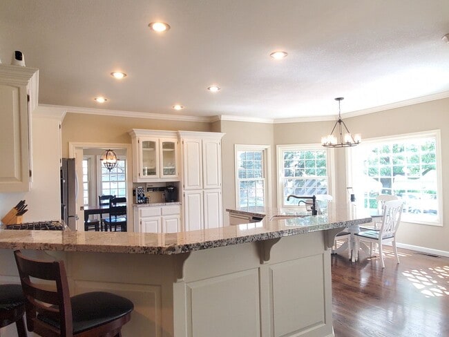 Foto del edificio - 1610 Chris Ln