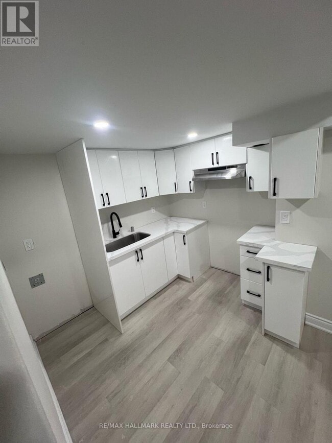 Building Photo - 19 Routley St