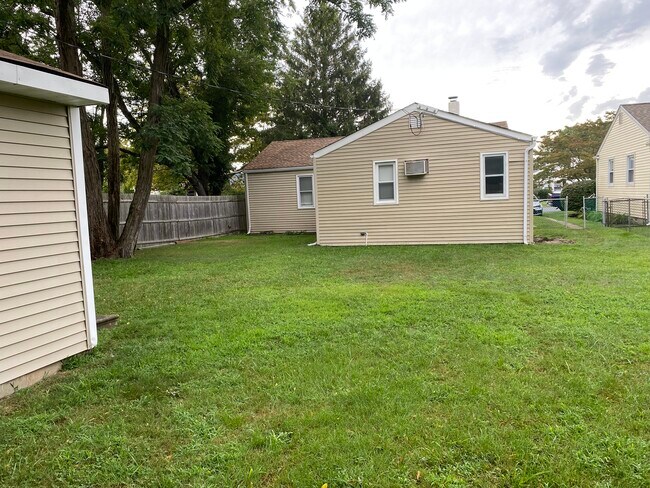 Rear View - 4 E Wilmont Ave