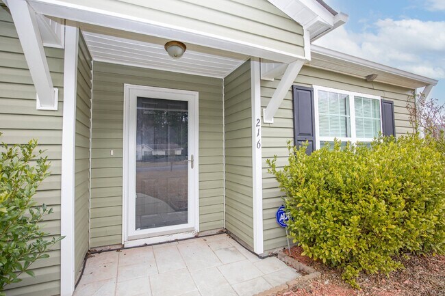 Foto del edificio - "Charming 3 Bed, 2 Bath Home in Spring Lak...