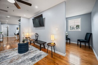 Building Photo - 109 Flora St