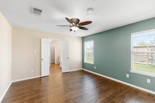 Foto del edificio - 3403 Cypress Village Dr
