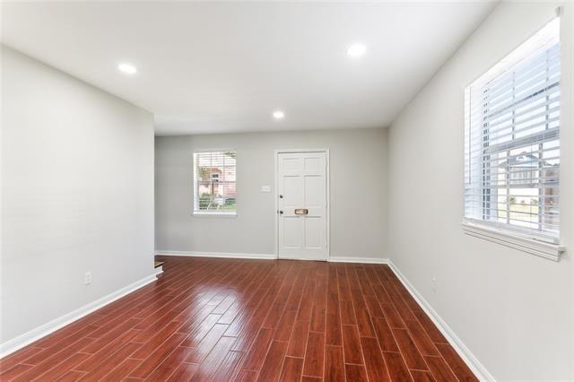 Building Photo - 210 Hyacinth St