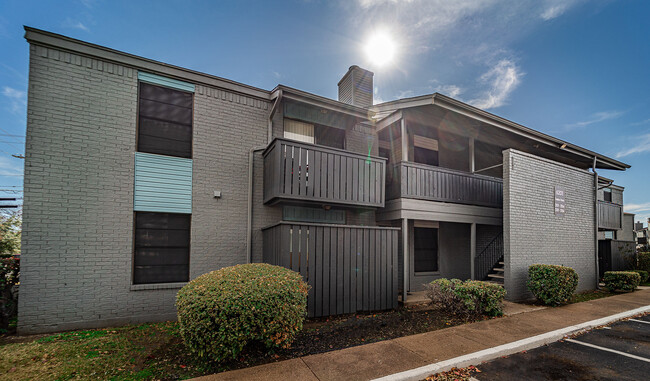 Building Photo - Dakota Apartments