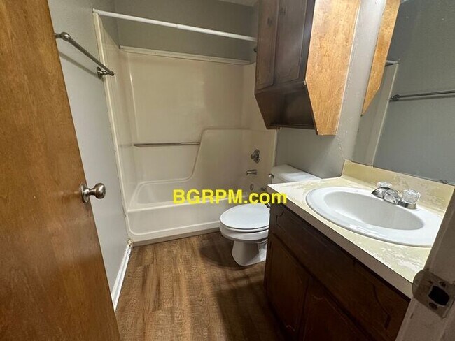 Building Photo - 2 Bd, 1 Ba, duplex in Jacksonville