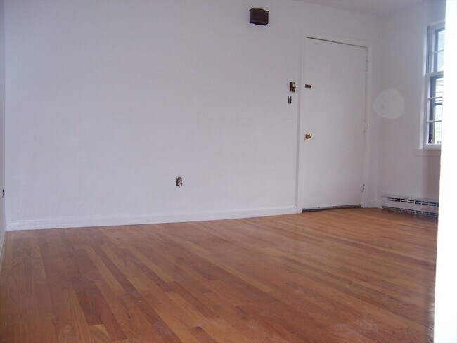 Foto del edificio - 10 Hillside Ave