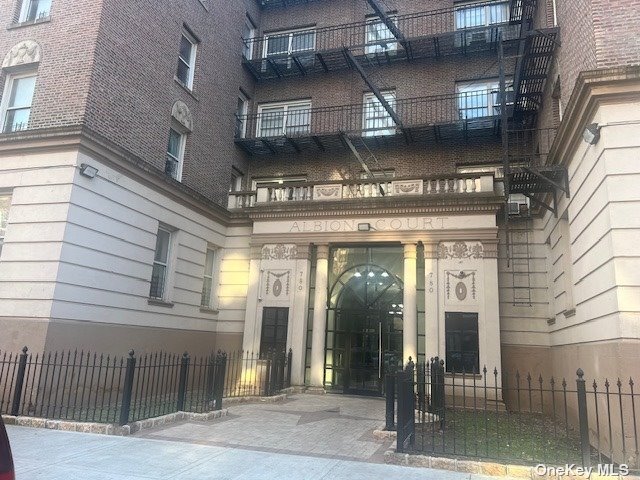 Primary Photo - 780 St Marks Ave