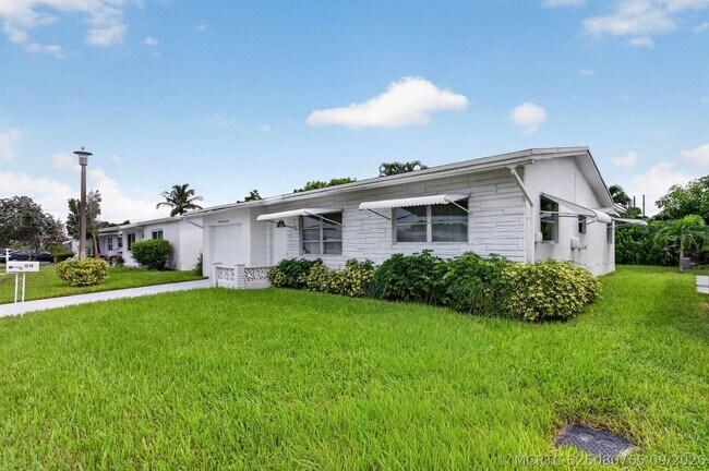 Building Photo - 1010 NW 72nd Terrace