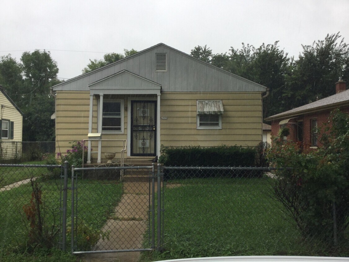 Foto principal - 3 bedroom single family home