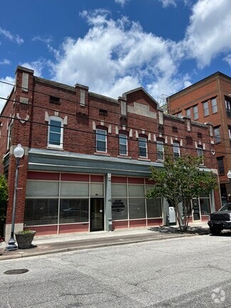 Building Photo - 703 N 4th St