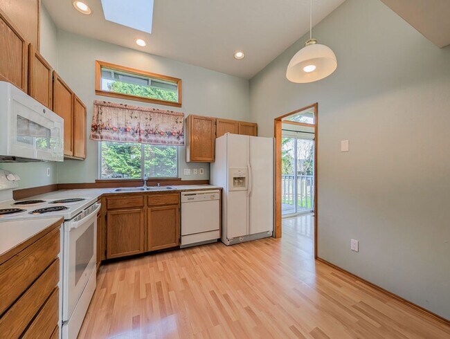 Building Photo - Tri-Level Home w/ Bonus Room, 2-Car Garage & Fenced Yard!