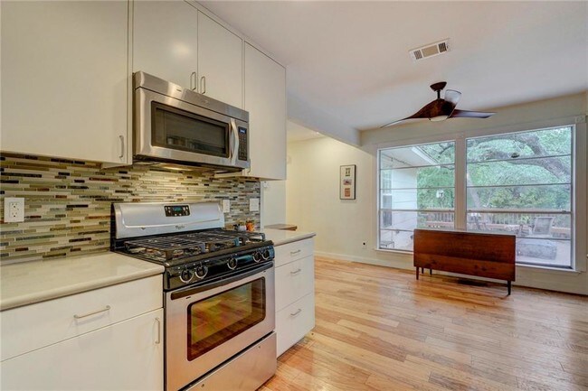 Foto del edificio - 2203 Forest Bend Dr