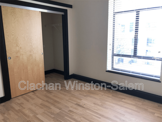 Foto del edificio - 50 West Fourth Street