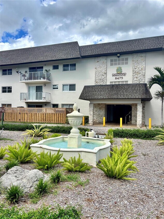 Foto principal - 8475 SW 94th St