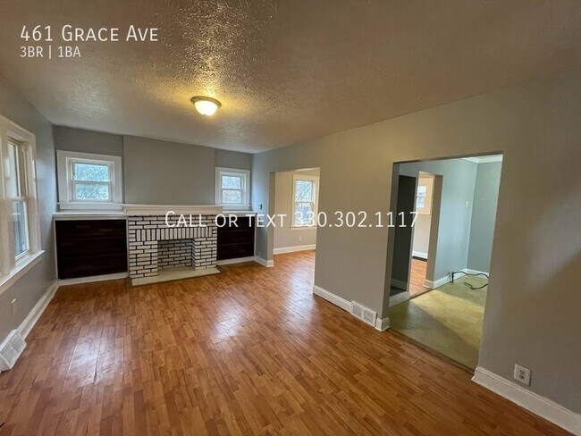 Foto del edificio - Three bedroom one bathroom home for rent