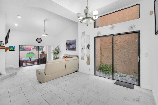 Foto del edificio - 22710 Meridiana Dr