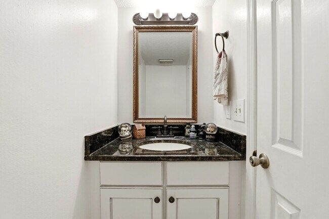 Foto del edificio - 2801 Donaldson Dr