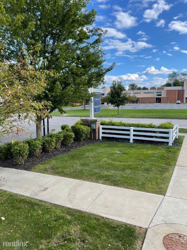 Building Photo - 2 br, 3 bath Townhome - 90 Highbluffs Blvd