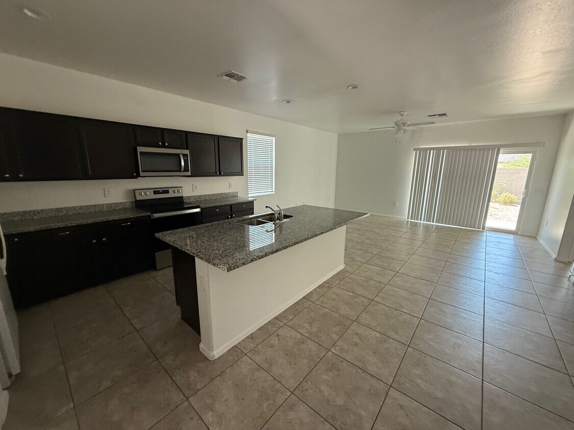 Foto principal - 1733 W Pima Ave