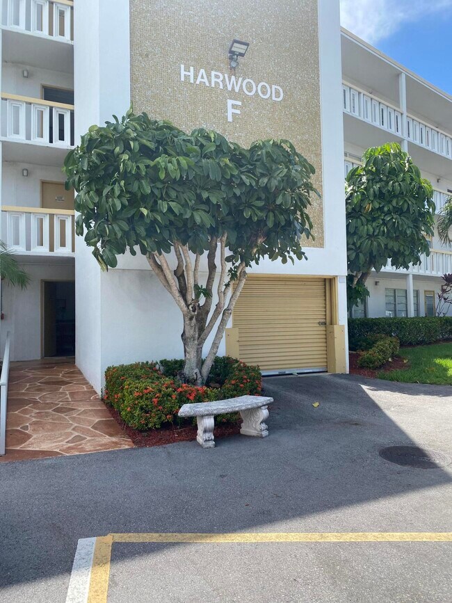 Foto del edificio - 2083 Harwood F