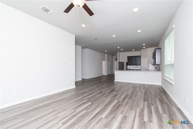 Foto del edificio - 8207 Montclair Dr