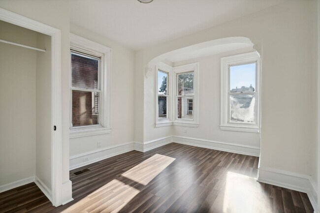 Building Photo - Stunning Remodel - North Philadelphia