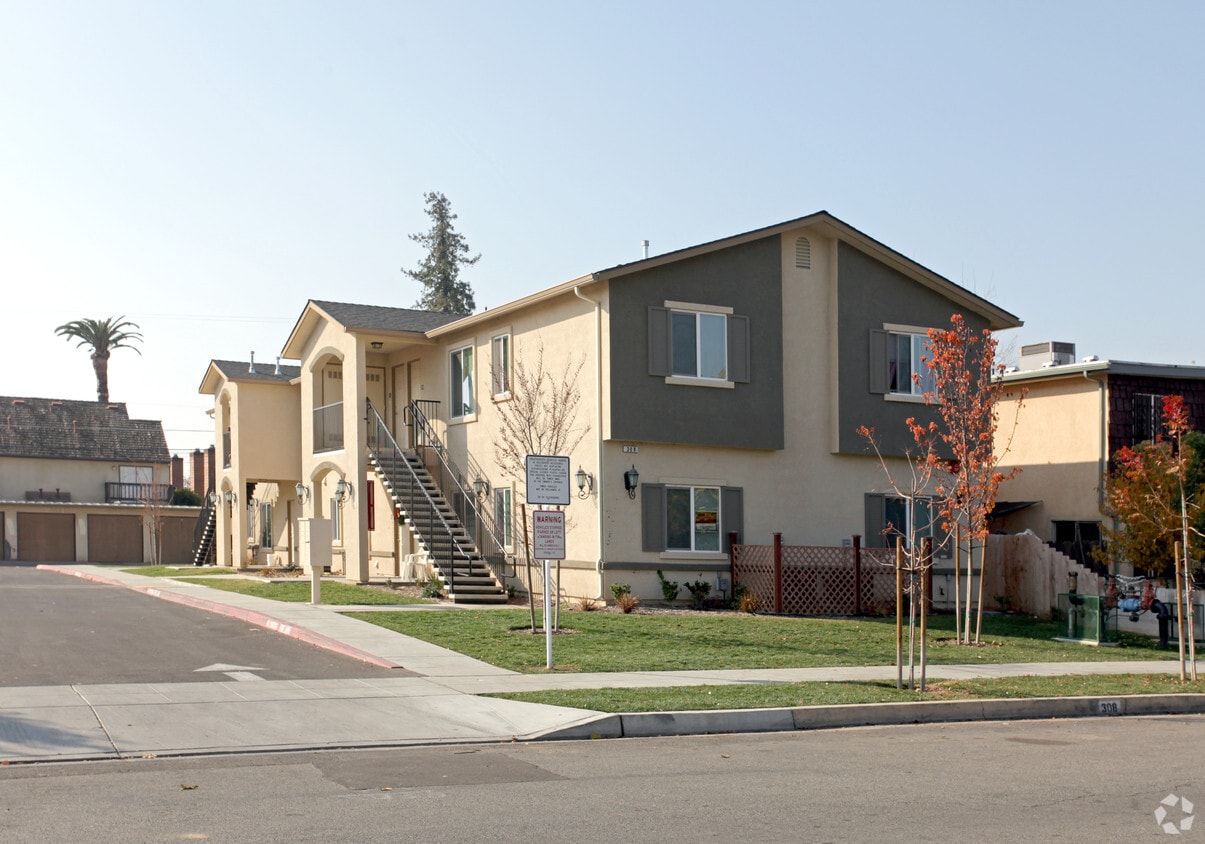 308 N B St, Madera, CA 93638 Apartments in Madera, CA